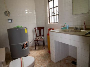 VENTA DE CASA  A UNOS PASOS DEL CENTRO DE MINERAL DEL CHICO