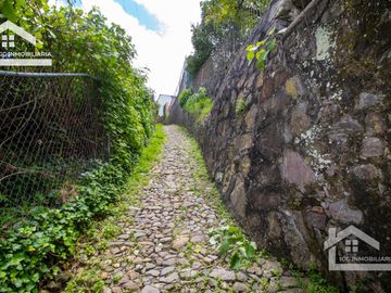 VENTA DE CASA  A UNOS PASOS DEL CENTRO DE MINERAL DEL CHICO