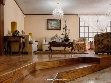 Hermosa Casa Clásica En Venta en Estrellas Del Sur| Recámara en Planta Baja| A 5min del Centro Comercial Angelópolis, Plaza el Triangulo y las Animas