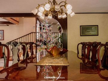 Hermosa Casa Clásica En Venta en Estrellas Del Sur| Recámara en Planta Baja| A 5min del Centro Comercial Angelópolis, Plaza el Triangulo y las Animas