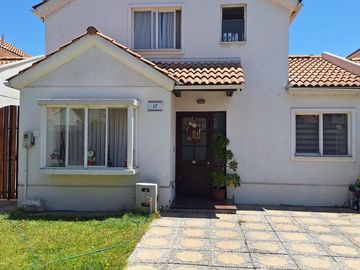 Se vende casa en condominio en San Bernardo