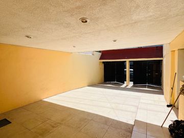 CASA EN VENTA VALLARTA UNIVERSIDAD EXCELENTE UBICACIÓN