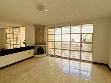 CASA EN VENTA VALLARTA UNIVERSIDAD EXCELENTE UBICACIÓN