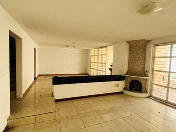 CASA EN VENTA VALLARTA UNIVERSIDAD EXCELENTE UBICACIÓN