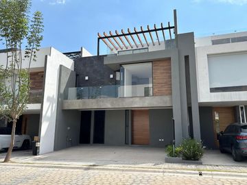 VENTA DE CASA LOMAS DE ANGELOPOLIS