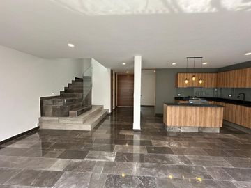 VENTA DE CASA LOMAS DE ANGELOPOLIS