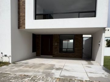 CASA EN VENTA LOMAS DE ANGELOPOLIS PARQUE ZACATECAS