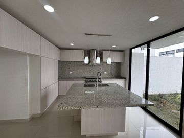 CASA EN VENTA LOMAS DE ANGELOPOLIS PARQUE ZACATECAS
