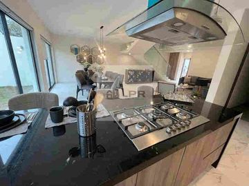 VENTA DE CASA CERCA DEL PARQUE BICENTENARIO, AMENIDADES, EXCLUSIVIDAD