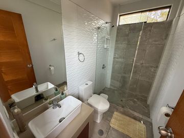 GRAN OPORTUNIDAD-CASA DE CAMPO EN ASIA