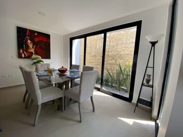 CASA EN VENTA ATRAS DE PLAZA SAN DIEGO
