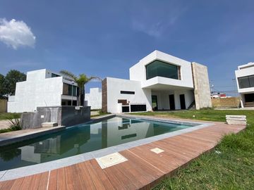 CASA EN VENTA ATRAS DE PLAZA SAN DIEGO