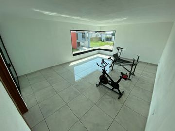 CASA EN VENTA ATRAS DE PLAZA SAN DIEGO