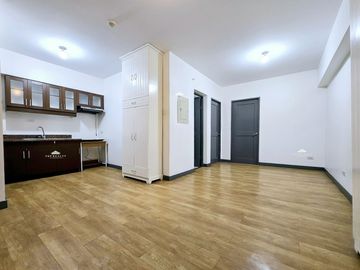 2 Bedroom Condo for Sale in Taguig at Royal Palm Residence, Acacia Estate