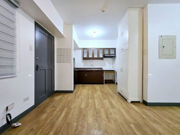 2 Bedroom Condo for Sale in Taguig at Royal Palm Residence, Acacia Estate