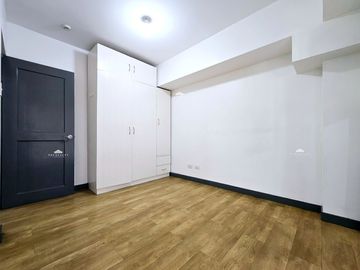 2 Bedroom Condo for Sale in Taguig at Royal Palm Residence, Acacia Estate