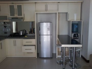 SEWA TAHUNAN WATERPLACE RESIDENCE 2BR FURNISHED LANTAI SEDANG 56m2