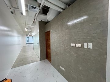 Office with Parking Slot for Sale at Alveo Financial Tower by Alveo Land Makati