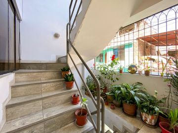 En venta amplio y bien distribuido departamento en Piso 2 cerca de la Panamericana Sur en Surco.