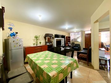 En venta amplio y bien distribuido departamento en Piso 2 cerca de la Panamericana Sur en Surco.