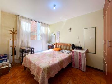 En venta amplio y bien distribuido departamento en Piso 2 cerca de la Panamericana Sur en Surco.