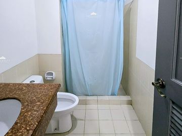 Royal Palm Residences, 2BR Condo for Sale in Acacia Estate, Taguig City
