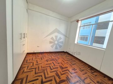 VENTA DE DEPARTAMENTO CON ASCENSOR EN URB. VILLA DEL NORTE DE CHICLAYO