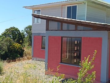 Hermosa Parcela Con Casa En Los Vilos Con Bosque Nativo