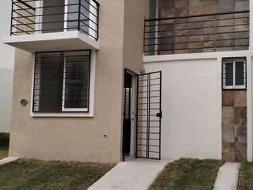 CASA A LA VENTA DE 2 PLANTAS EN PUERTO VALLARTA DE $2,410,000 pesos MX