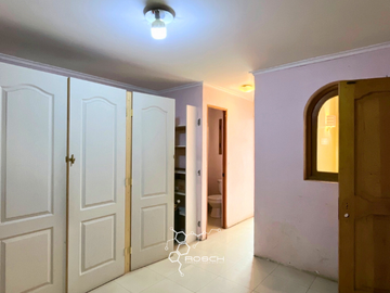 Gran casa estilo campo altos techos 5d/3b