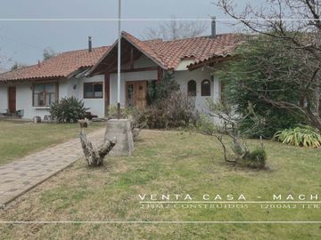 Gran casa estilo campo altos techos 5d/3b