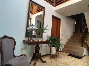 Hermosa casa con piscina y gran terreno, Lomas de San Andrés