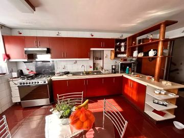 Hermosa casa con piscina y gran terreno, Lomas de San Andrés