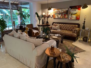 VENDO CASA EN ENVIGADO 416 MTS, 3 ALCOBAS MAS SERVICIO