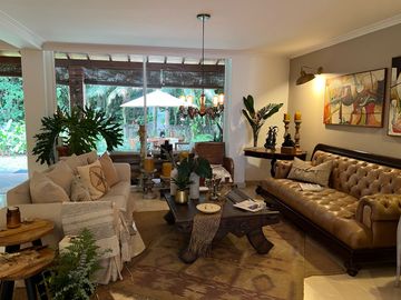 VENDO CASA EN ENVIGADO 416 MTS, 3 ALCOBAS MAS SERVICIO