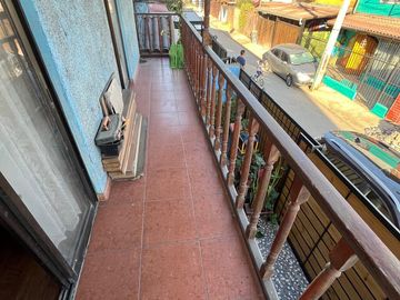 Casa Ampliada en Villa Jardines de Rinconada, Maipú.