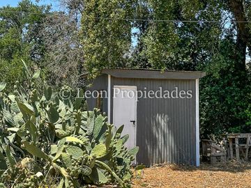 Leon Propiedades vende parcela con casa en sector Hornitos, Curacaví.