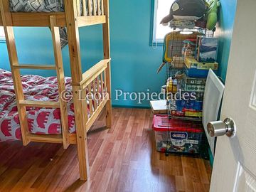 Leon Propiedades vende parcela con casa en sector Hornitos, Curacaví.