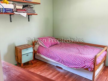Leon Propiedades vende parcela con casa en sector Hornitos, Curacaví.