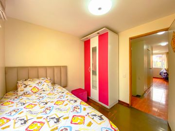 ¡Ocasión! En Venta Bonita Casa Remodelada Frente al Colegio Alpamayo, Límite con La Molina