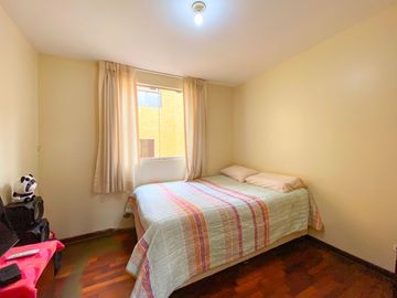 ¡Ocasión! En Venta Bonita Casa Remodelada Frente al Colegio Alpamayo, Límite con La Molina