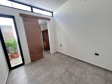 HERMOSA CASA DE LUJO UBICADA EN TEMOZÓN NORTE