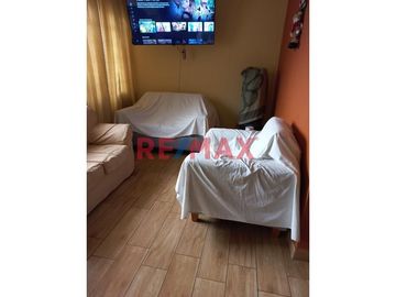 Se Vende Amplia Casa En Los Olivos