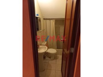 Se Vende Amplia Casa En Los Olivos