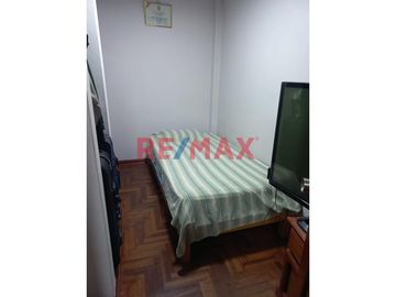 Se Vende Amplia Casa En Los Olivos