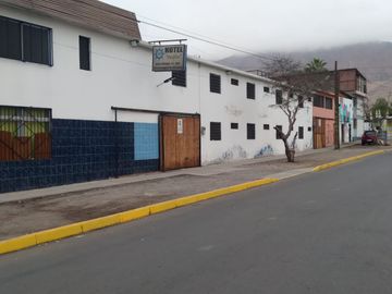 Venta de Hotel con 2 Casas, 6 Departamentos más Bodegas / Oficinas.  Iquique