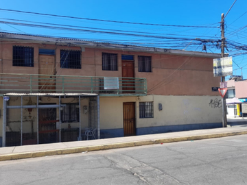 Venta de Hotel con 2 Casas, 6 Departamentos más Bodegas / Oficinas.  Iquique