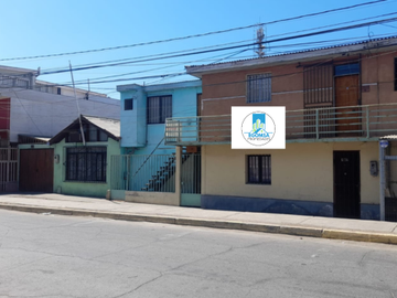 Venta de Hotel con 2 Casas, 6 Departamentos más Bodegas / Oficinas.  Iquique
