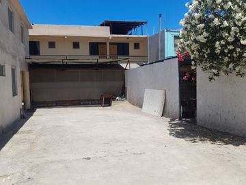 Venta de Hotel con 2 Casas, 6 Departamentos más Bodegas / Oficinas.  Iquique
