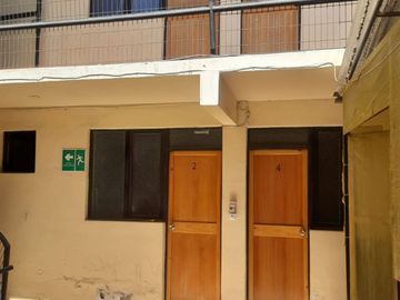 Venta de Hotel con 2 Casas, 6 Departamentos más Bodegas / Oficinas.  Iquique